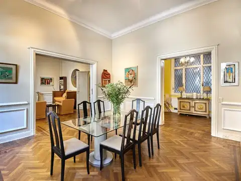 Departamento Francés en Plena Recoleta – PB Única de 6 Ambientes con patio