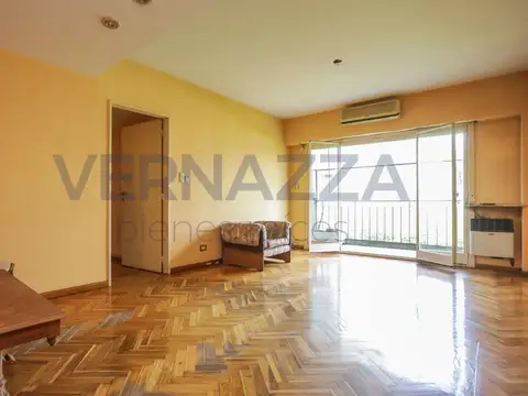 APTO CRÉDITO! Semipiso de 4 ambientes con balcón y excelente luz en Caballito
