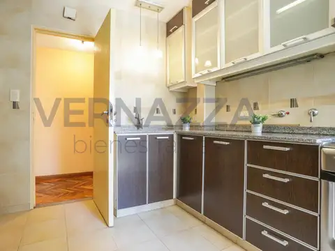 APTO CRÉDITO! Semipiso de 3 dormitorios con balcón y excelente luz en Caballito