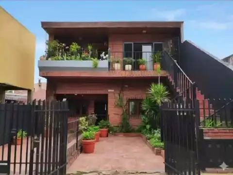 PH  DPTO. 4 AMB. BALCON. COCHERA. CASEROS