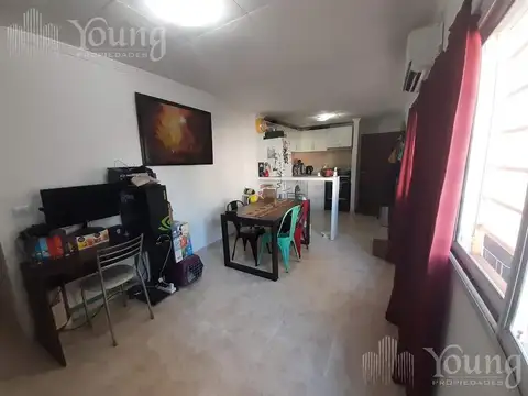 Departamento 2 ambientes con cochera en venta en Sarandí