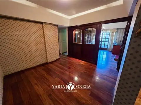 Departamento con balcón y cochera apto profesional