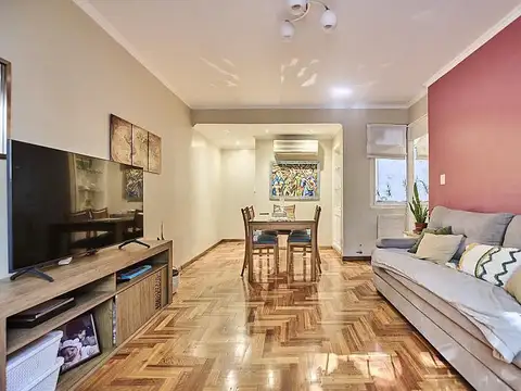 Departamento 4 ambientes Buen estado Lateral interno lavadero suite en Barrio Norte