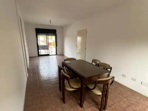 Departamento 4 ambientes con 2 baños