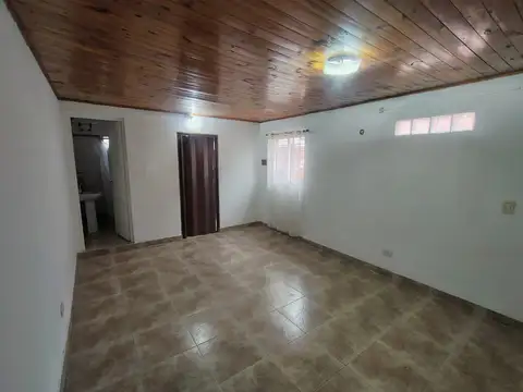 Departamento en Alquiler en Pablo Nogues, $ 350.000
