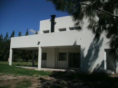 MIRALAGOS CLUB DE CAMPO, CASA A ESTRENAR, LLAMAR A RAMÍREZ PROPIEDADES. (0