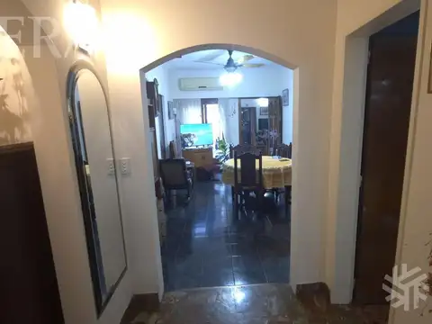 Depto Tipo Casa 5 ambientes con 2 baños