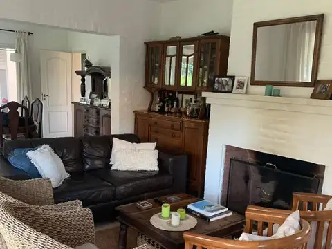 Casa en Alquiler con 4 cocheras