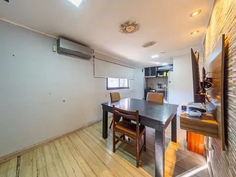 Casa 4 ambientes con 2 baños
