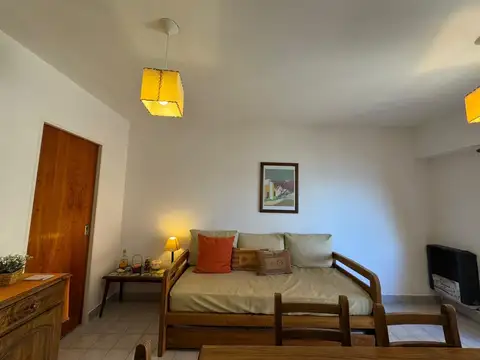 Departamento en Alquiler en Villa Gesell, $ 100