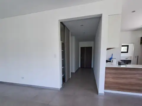 NEV. Casa interna 4 ambientes Santa Sofia - Pilar del este