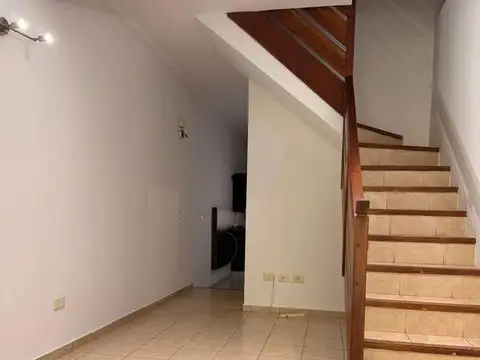 Casa en Alquiler en City Bell, $ 900.000