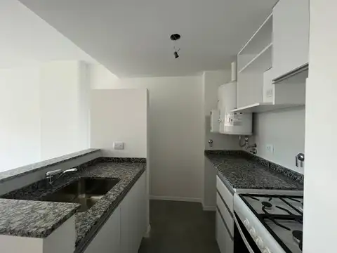 VENTA - Departamento de 1 dormitorio con patio. Centro , Rosario.