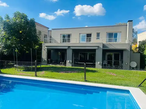 Casa en Venta al Oeste