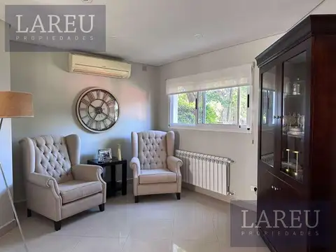 Casa en Alquiler Temporal con 4 cocheras