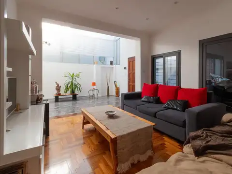 PH en venta 4 amb con patio - en Villa Pueyrredon