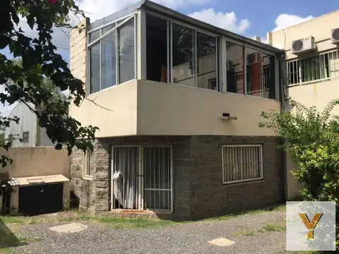 Duplex en venta - 3 Dormitorios 2 Baños 1 Cochera - 126.58 mts2 - Monte Grande