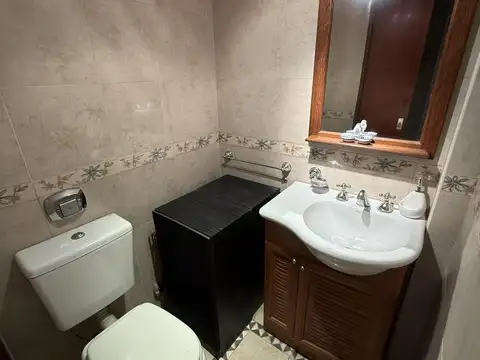 Casa 6 ambientes con 5 baños