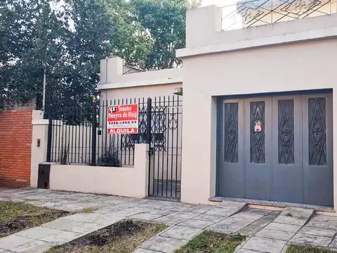 Casa Americana De 5 Ambientes Con Cochera