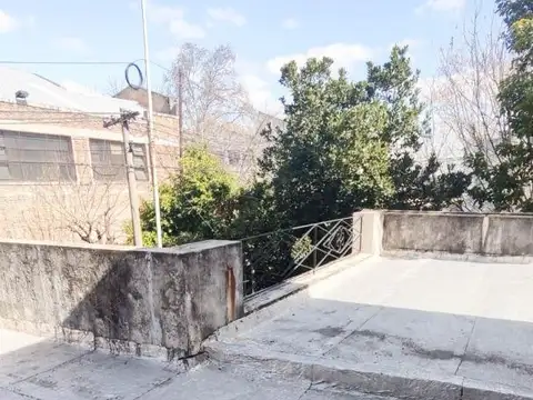 Casa Americana De 5 Ambientes Con Cochera