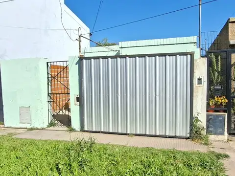 CASA EN ALQUILER | EXCELENTE UBICACIÓN EN VILLA GOBERNADOR GÁLVEZ