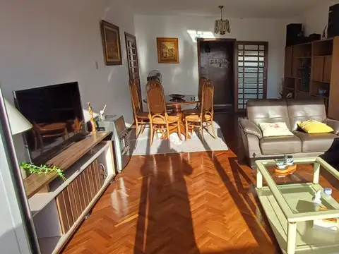 Departamento en Venta de 8 ambientes