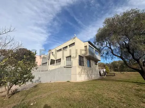 Vicente Lopez y Planes 100, Piso 0