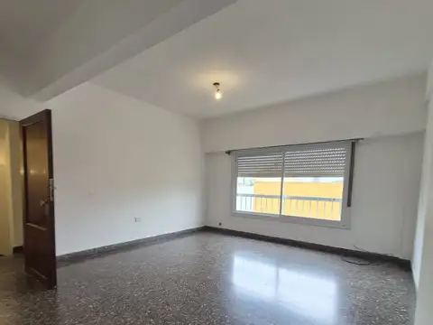 Depto Tipo Casa en Alquiler en Caseros, $ 800.000