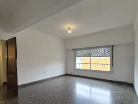 Depto Tipo Casa en Alquiler de 3 ambientes