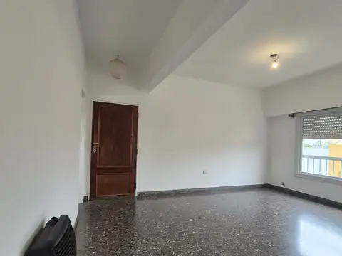 Gral Hornos 1500, Piso 2