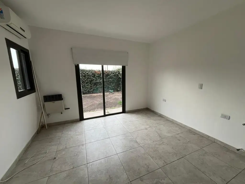 Casa en Alquiler en Las Cortaderas