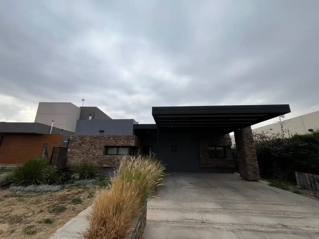 Casa en Alquiler en Las Cortaderas - 3 dormitorios