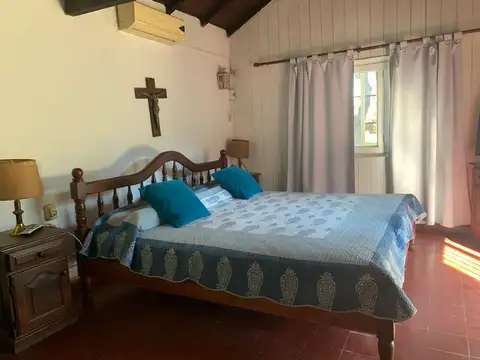 MARIA ELENA UHART   al 7300