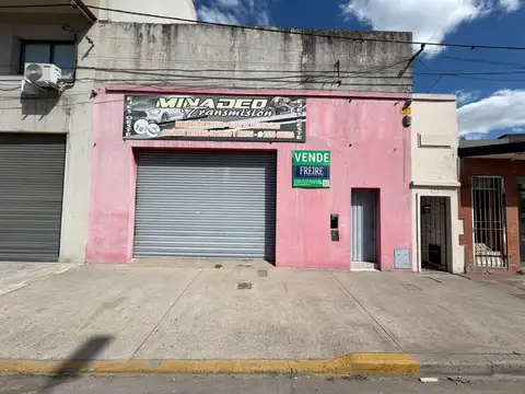 Local - Galpon Comercial en Venta sobre Av. Carlos Pellegrini