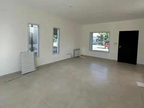 Casa en Alquiler en El Aljibe con Parrilla