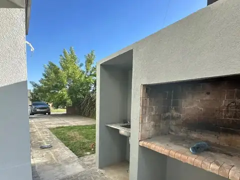 Casa 4 ambientes con 3 baños