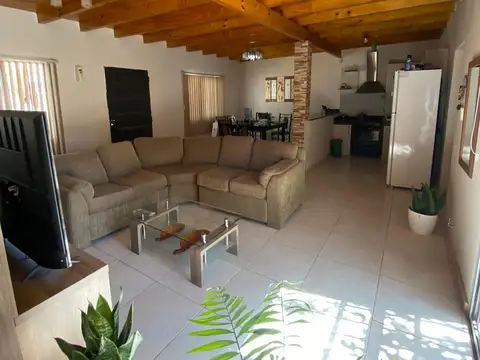 Casa en Alquiler Rodeo del Medio