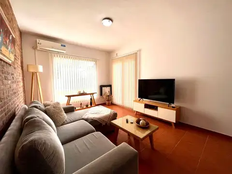 Casa en alquiler en Villa Elisa