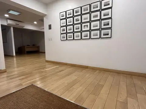 Oficina en Venta Microcentro | Piso Alto al Frente | Luminoso y Amplio con Cochera y Seguridad