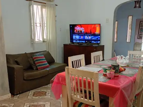 Casa 4 ambientes con 1 baño