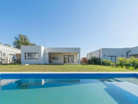 Casa 5 ambientes con 2 baños