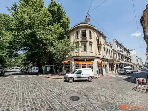 Venta PH 4 ambientes San Telmo sobre la emblemática esquina Mafalda.