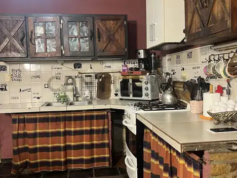 VENTA DE CASA CON PISCINA EN BURZACO