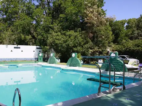 ESPECTACULAR CASA EN VENTA DE 2 PLANTAS EN FUNES CON PISCINA