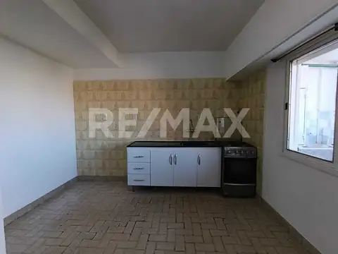 Departamento 6 ambientes con 1 baño