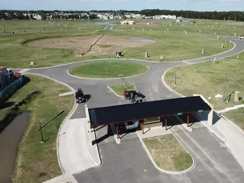 MLM. Hermoso lote en Barrio San Felipe, Canning Village