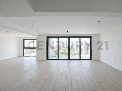 12 entre 37 y 38 , Piso 6