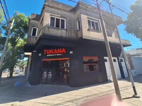 VENTA DEPARTAMENTO TIPO CASA TRES AMBIENTES VILLA BALLESTER