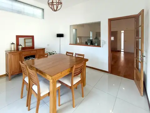 Casa en Venta en Alberdi, USD 250.000