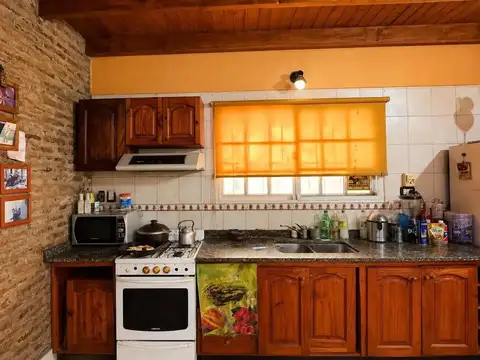 Casa 4 ambientes con 1 baño